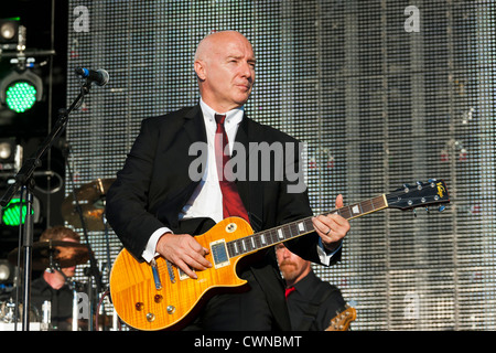 Midge Ure OBE Sängerin auf der Bühne die Rewind Festival Henley on Thames 2012. PER0320 Stockfoto