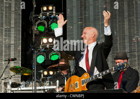 Midge Ure OBE Sängerin auf der Bühne die Rewind Festival Henley on Thames 2012. PER0322 Stockfoto