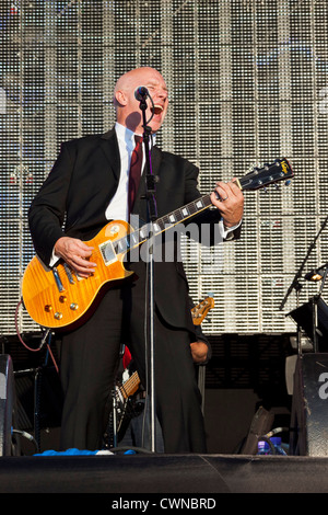 Midge Ure OBE Sängerin auf der Bühne die Rewind Festival Henley on Thames 2012. PER0323 Stockfoto