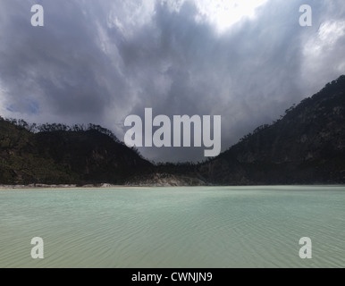 Kawah Putih Krater in West-Java Stockfoto