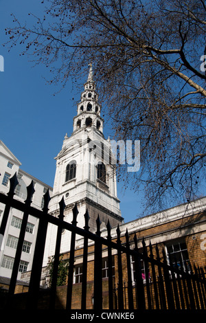 St Bride Kirche Fleet Street berühmt "Wedding Cake" spire City of London England UK Stockfoto