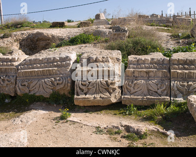 Ruinen der römischen Stadt Gerasa in der heutigen Jerash in Jordanien Teil des Fries Stockfoto