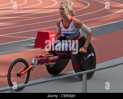 Großbritanniens Hannah Cockroft feiert nach der Qualifikation für die Frauen T34 100m Finale bei den Paralympischen Spielen 2012 in London Stockfoto