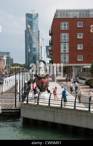 Gunwharf Quays Marina Unterhaltung & shopping Komplex Portsmouth Harbour England UK Portsmouth Hafengebiet Stockfoto