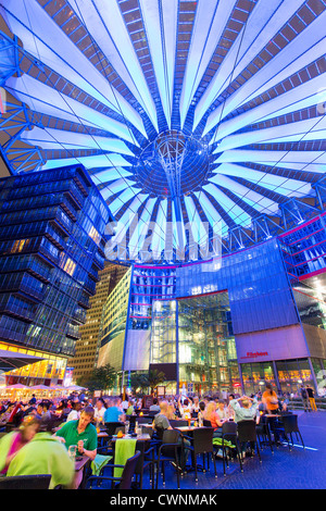 Europa, Deutschland, Berlin, die Überdachung des Sony Center am Potsdamer Platz Stockfoto