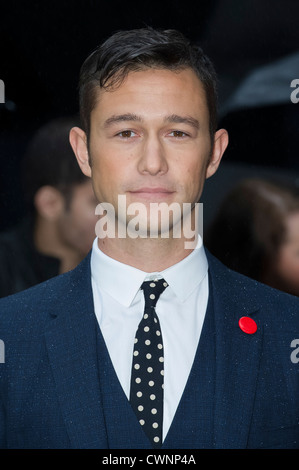 Joseph Gordon-Levitt kommt für die Europa-Premiere von The Dark Knight Rises. Stockfoto