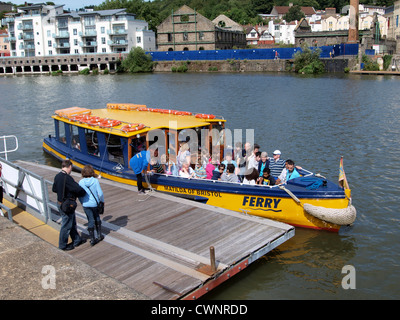 Wasser Taxi laden am Kai. Fluß Avon. Bristol Stockfoto