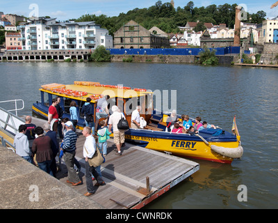 Wasser Taxi laden am Kai. Fluß Avon. Bristol Stockfoto