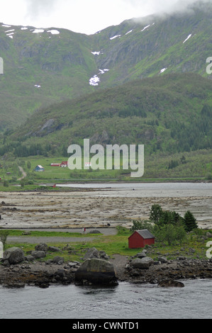 Landschaft von der Hurtigruten Küstenfähre zwischen Tromso und Svolvaer, Norwegen. Stockfoto