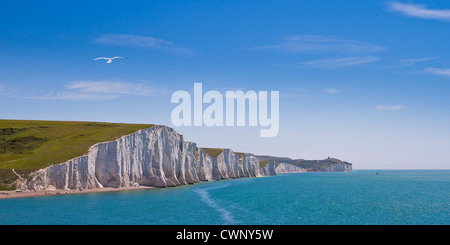 Die sieben Schwestern Kreidefelsen in der Nähe von Newhaven, durch den Ärmelkanal. Sie sind Bestandteil der South Downs. Stockfoto