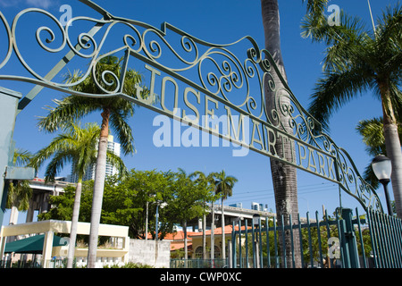 EINGANG TOR ZEICHEN JOSE MARTI PARK LITTLE HAVANA MIAMI FLORIDA USA Stockfoto