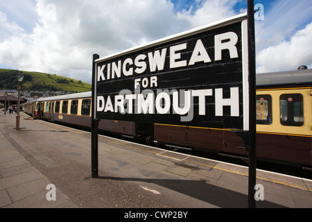 Dartmouth Erbe Steam Railway Station, auf der ehemaligen Kingswear Nebenbahn, befindet sich in der historischen Stadt Dartmouth, Devon. Stockfoto