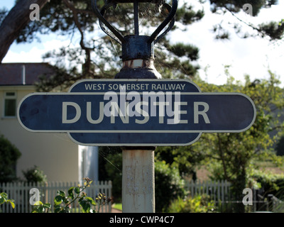 Dunster Station Zeichen. Somerset West-Dampfeisenbahn. Somerset Stockfoto