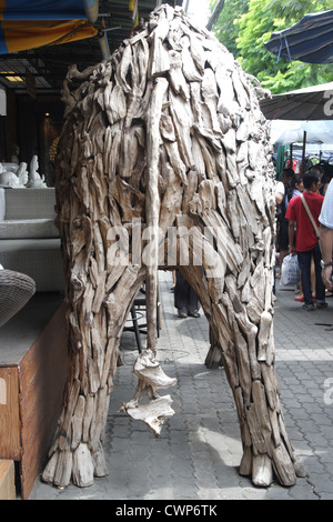 Thai hölzerner Elefant in Chatuchak Weekend Market in Bangkok Stockfoto