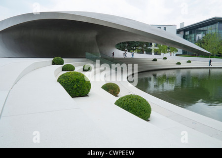 Neue ultra modernen Porsche Paviliion Autostadt oder Autostadt in Wolfsburg Deutschland Stockfoto