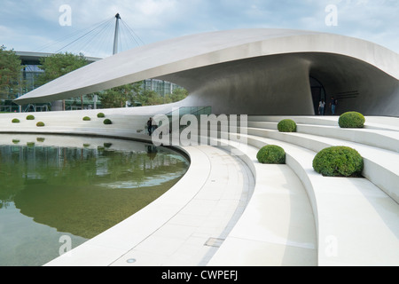 Neue ultra modernen Porsche Paviliion Autostadt oder Autostadt in Wolfsburg Deutschland Stockfoto