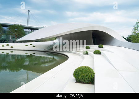 Neue ultra modernen Porsche Paviliion Autostadt oder Autostadt in Wolfsburg Deutschland Stockfoto