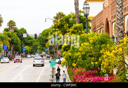Blick auf die State Street in "Santa Barbara", California Stockfoto