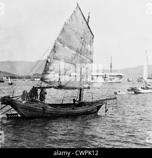 Einer chinesischen Dschunke in Hong Kong Hafen, China, ca. 1919 Stockfoto