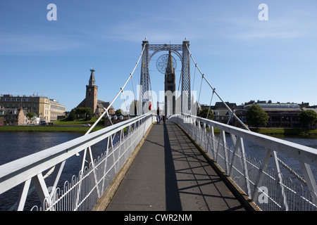 Fußgänger-Hängebrücke die Greig Straße Brücke über den Fluss Ness Inverness Highland Schottland, Vereinigtes Königreich Stockfoto