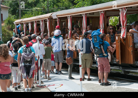 Le Petit Train De La Rhune eine Bergbahn in der baskischen Region an der französisch-spanischen Grenze Stockfoto