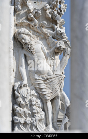 Betrunkene Noah und seine Söhne Basrelief, Dogenpalast, Venedig, Italien. Stockfoto