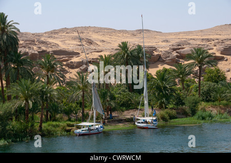 Segelboote-Ober-Ägypten, Nil Fluss Landschaft zwischen Luxor und Assuan Stockfoto