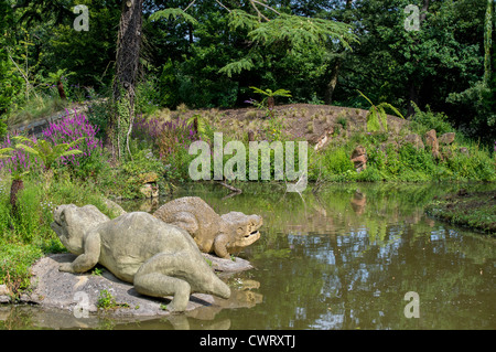 Mosasaurus, Crystal Palace Park Dinosaurier vom Bildhauer Benjamin Waterhouse Hawkins Stockfoto