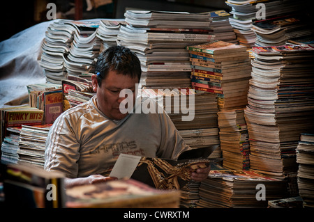Ein altes Buch und Zeitschriften-Verkäufer in Lima, Peru Stockfoto