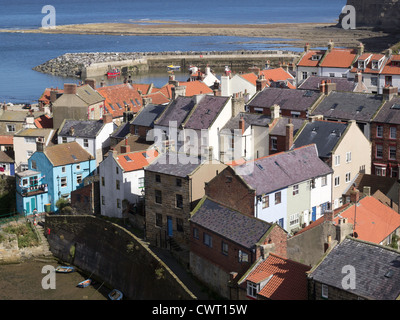 Historischen Fischerdorfes Dorf von Staithes North Yorkshire, im Sommersonnenschein Stockfoto