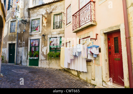 Stadtteil Alfama, Lissabon Portugal. Waschtag. Stockfoto