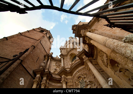 Detail der barocken Eingang der Kathedrale von Valencia und El Miguelete, Valencia, Spanien Stockfoto