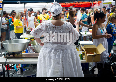 Brasilianer und Besucher feiern auf dem 28. jährlichen Brasilien Tag Festival in New York Stockfoto