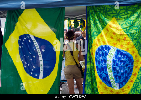 Brasilianer und Besucher feiern auf dem 28. jährlichen Brasilien Tag Festival in New York Stockfoto