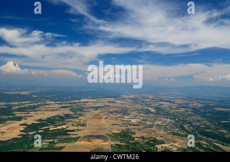 Luftaufnahme des Plateau de Valensole, Arround Valensole Stadt, Alpes de Haute Provence, Frankreich Stockfoto