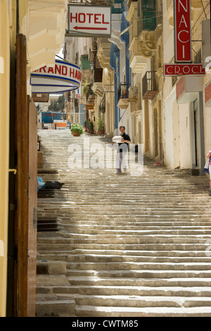 Valletta, Malta, steilen Backstreet der kleinen Schritte. Stockfoto