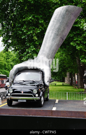 Spiel mit dem Fiat 500 Auto. Stockfoto