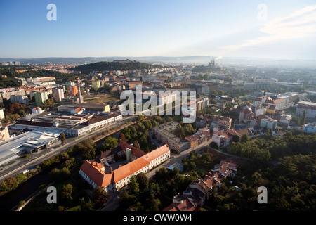 Sehr detaillierte Luftaufnahmen Stadtansicht, Spilberk Schloss, Dom St. Peter und Paul, Brno, Tschechische Republik Stockfoto