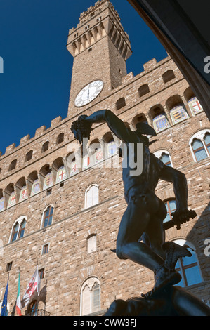 Perseus-Statue und Palazzo Vecchio Turm Florenz Toskana Italien Stockfoto