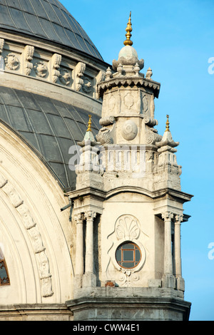 Ägypten, Istanbul, Besiktas, Bezmi Alem Valide Sultan Moschee (Dolmabahçe-Moschee) Stockfoto