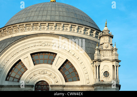 Ägypten, Istanbul, Besiktas, Bezmi Alem Valide Sultan Moschee (Dolmabahçe-Moschee) Stockfoto