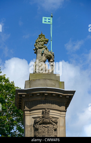 Detail der Säule mit Löwen. Holyrood Palace, die Royal Mile und Edinburgh, Mitte Lothian, Schottland, Vereinigtes Königreich, Europa. Stockfoto