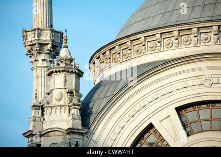 Ägypten, Istanbul, Besiktas, Bezmi Alem Valide Sultan Moschee (Dolmabahçe-Moschee) Stockfoto