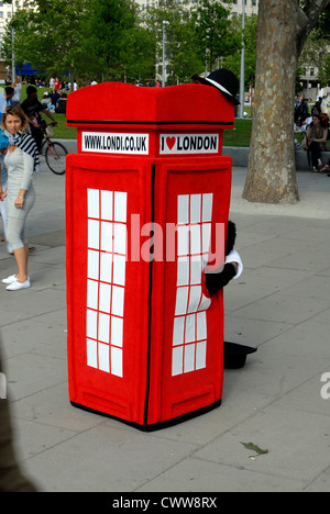 Fake London Rot stand Kabine Stockfoto