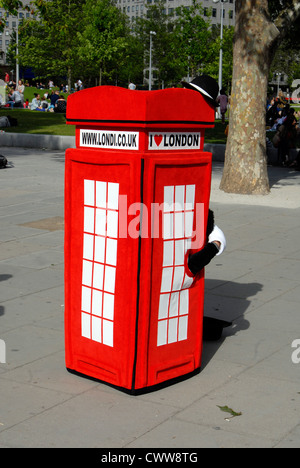 Fake London Rot stand Kabine Stockfoto