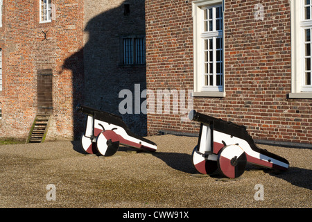 Kanons vor Anholt Schloss in Deutschland Stockfoto