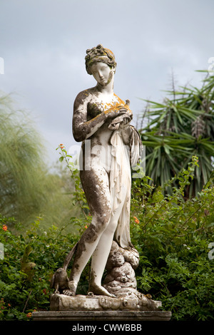 Geschnitzte Figur auf dem Gelände der Achillion Palast auf der Insel Korfu. Stockfoto