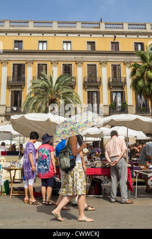 Münze und Briefmarke Sonntagsmarkt in Plaza Real in Barcelona, Span Stockfoto