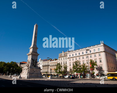 Restauradores Platz Gebäude und Obelisk, Lissabon Stockfoto