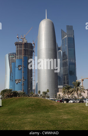 Bauwerk in Doha West Bay, das neue Stadtzentrum von Doha, Qatar, Naher Osten Stockfoto